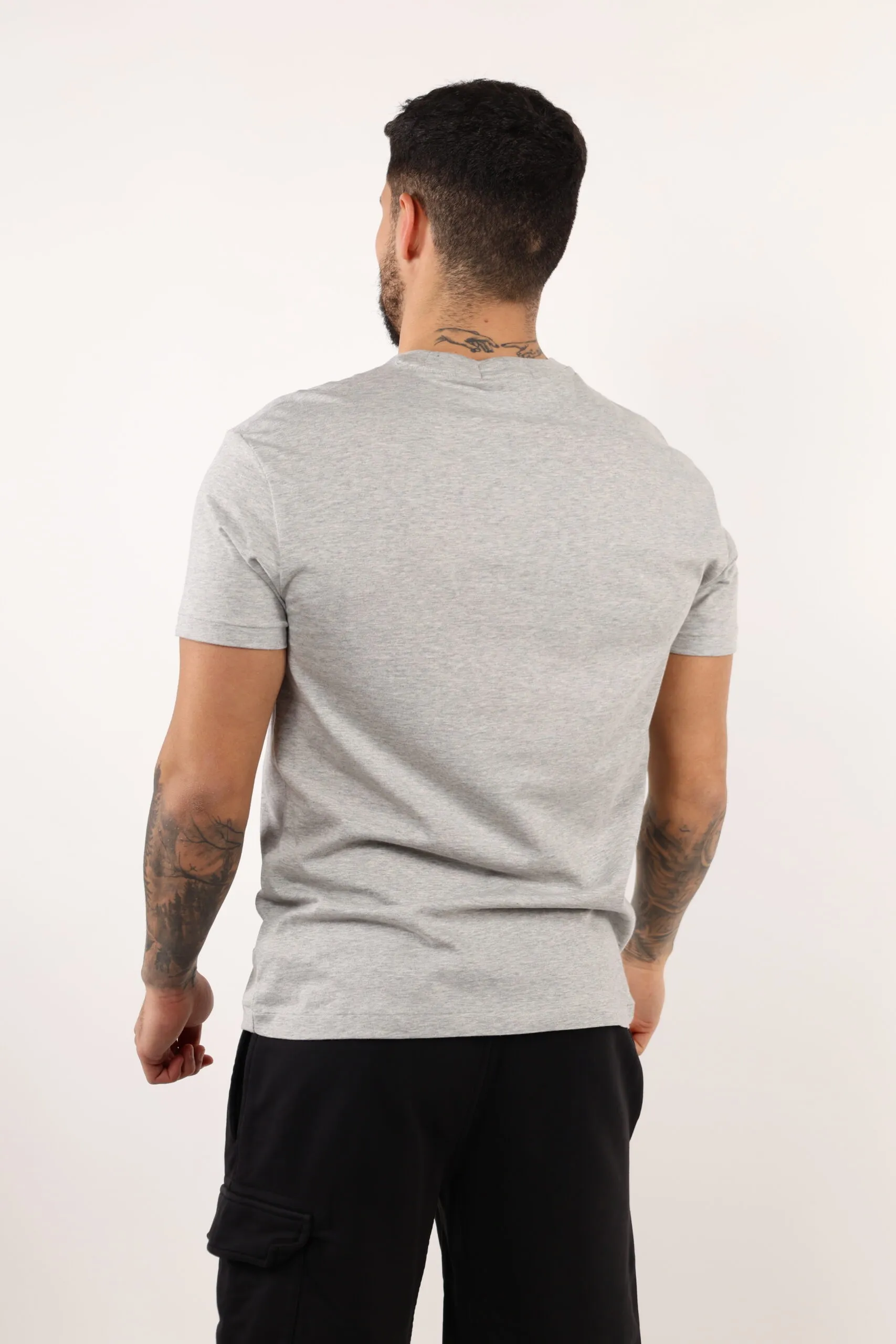 Camiseta gris con maxilogo 