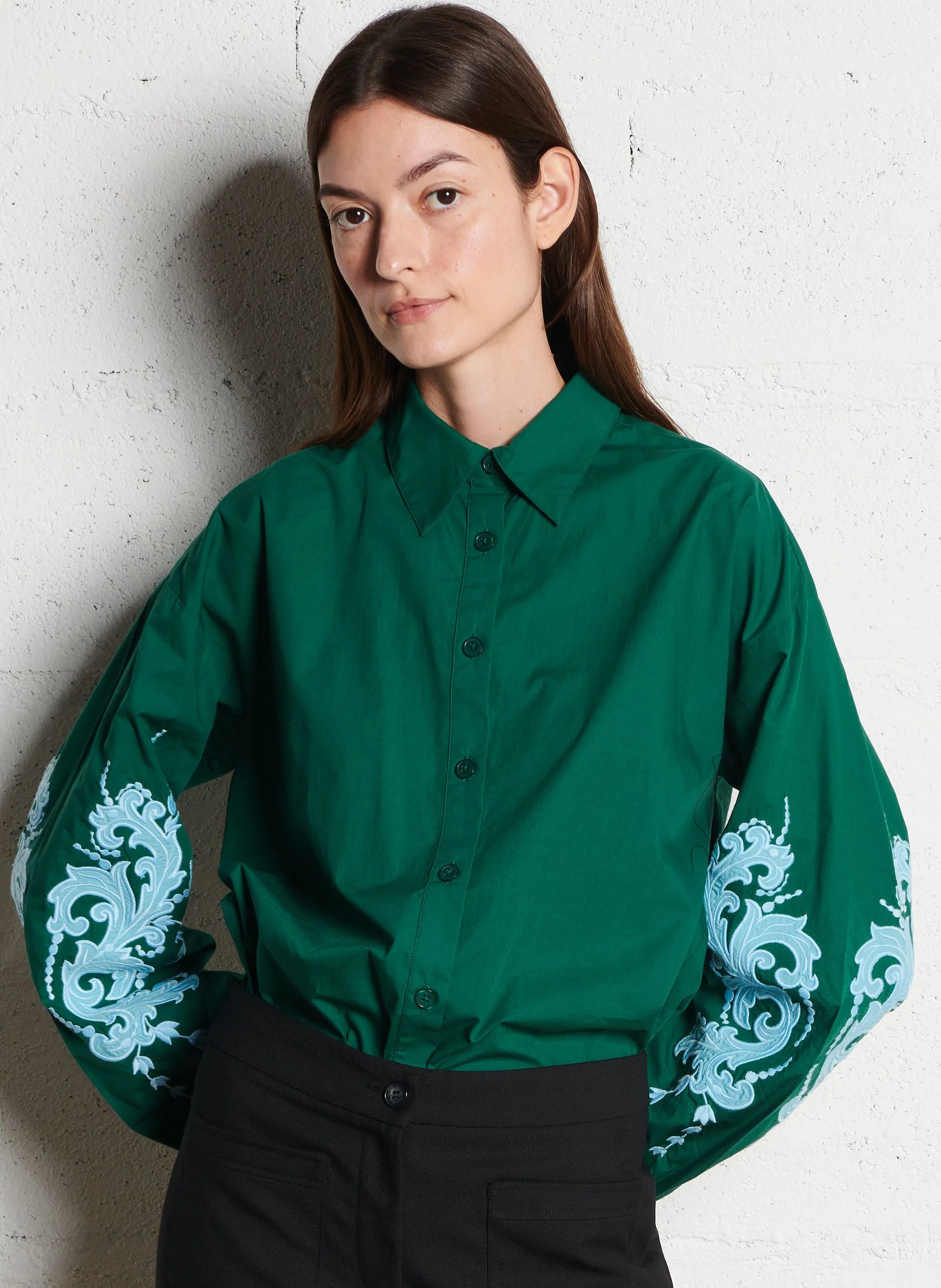 STELLA FOREST PAULE - Camisa de cuello clásico recta de algodón bordado en verde