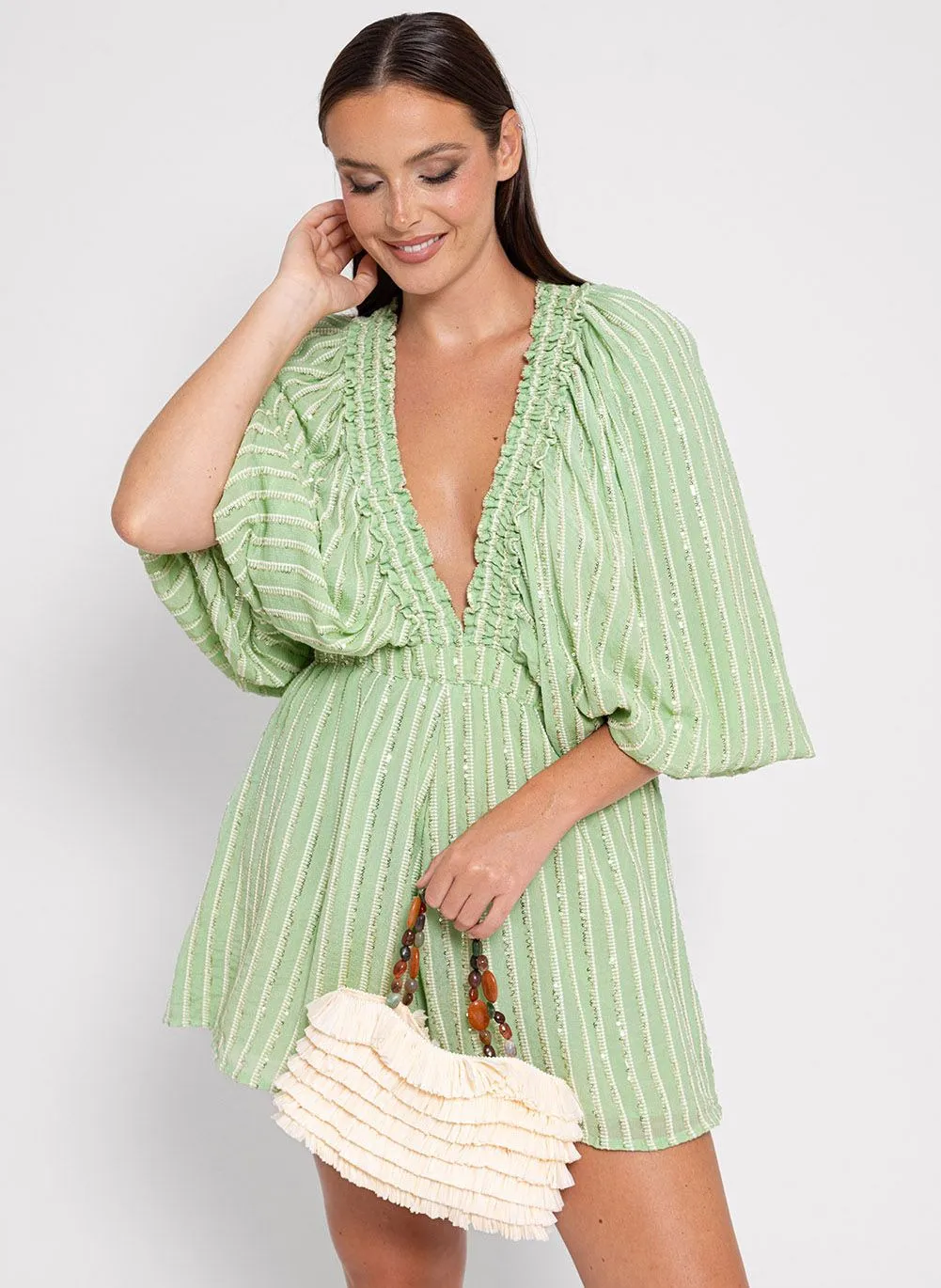 SUNDRESS ALICIA - Mono corto escotado con lentejuelas en verde